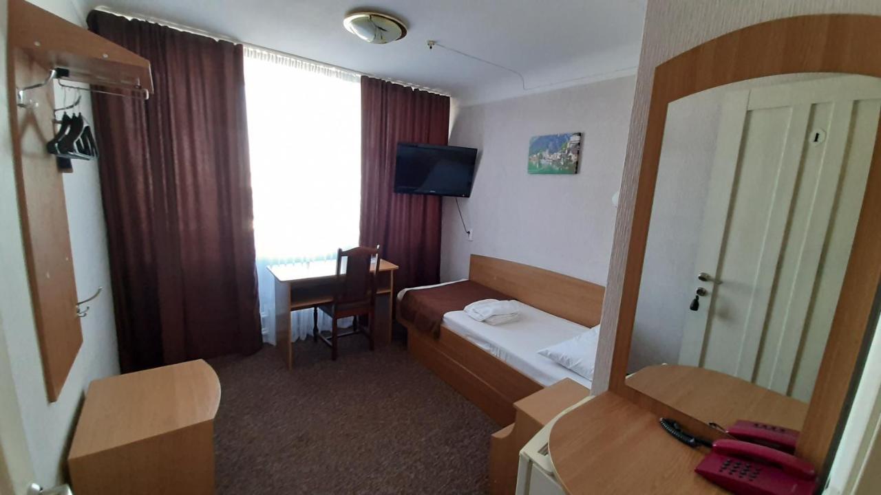 Tourist Hotel Kharkiv Exterior photo